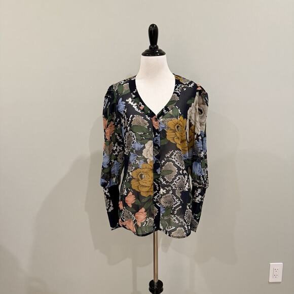 Cabi Printed Blouse Size Small Career Top Snake Charmer Long Sleeve Artsy 3762 - Picture 2 of 12